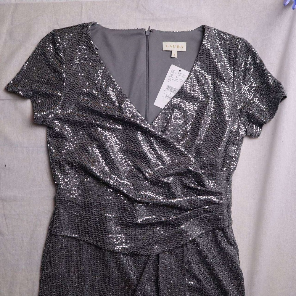 NWT LAURA‎ Sequined Wrap V Neck Short Sleeve Maxi Dress Silver Size 8 New - Picture 2 of 10